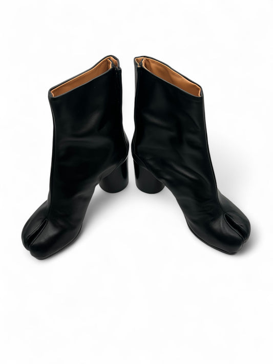Maison Margiela Black Leather Tabi Boots – Split Toe Ankle Boots – Size 37