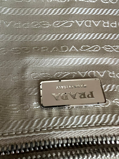 Prada borsa in pelle beige crema